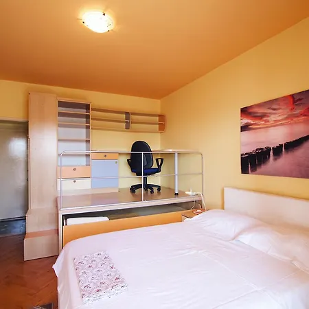 Apartment Mimoza 4 *